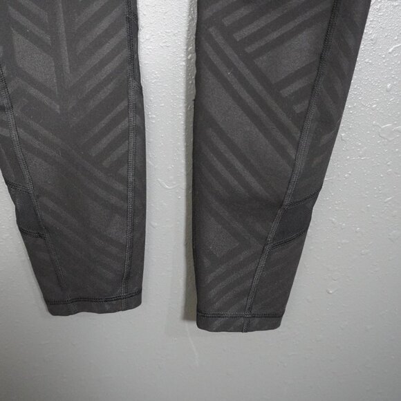 Old Navy Active Womens Black Patterned Mesh Go Dry Fitted Leggings Size Small - Picture 6 of 9